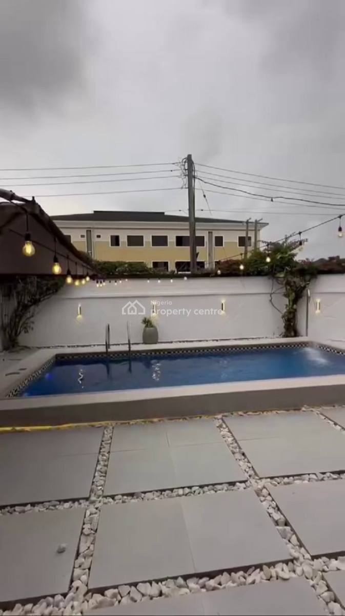 Nicely Furnished 4 Bedroom Apartment, Lekki Phase 1, Lekki, Lagos, Flat / Apartment Short Let