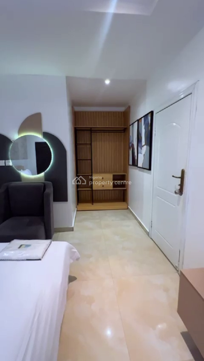 Nicely Furnished 3 Bedroom Apartment, Lekki Phase 1, Lekki, Lagos, Flat / Apartment Short Let