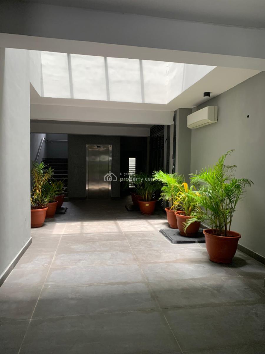 3 Bedrooms Apartment, Lekki Phase 1, Lekki, Lagos, Flat / Apartment for Sale
