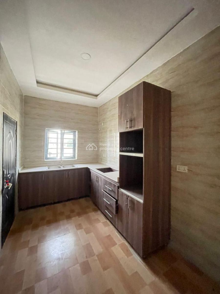Luxury 3-bedroom Apartment Upstairs with (bq), Fully Serviced, Glacier Estate  Orchid Road Lekki, Lekki Expressway, Lekki, Lagos, House for Rent