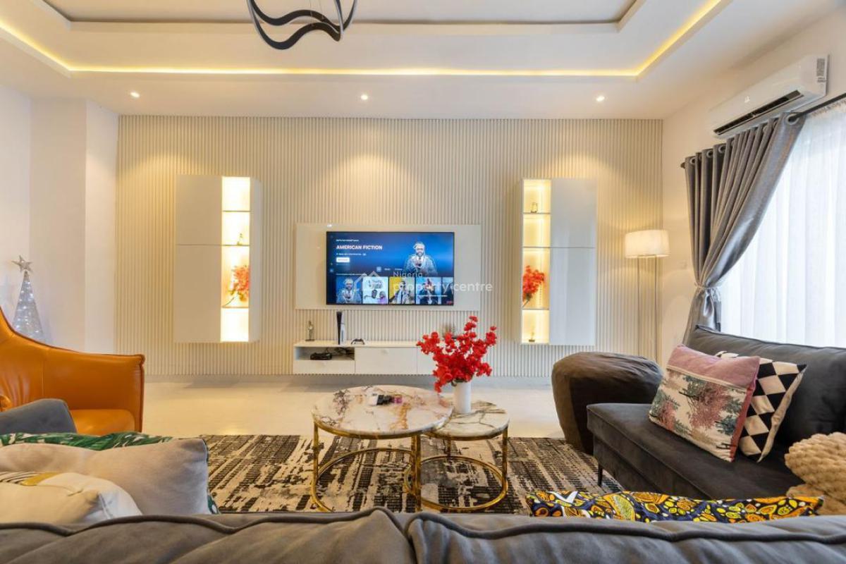 Luxury 1 Bedroom Apartment with Rooftop Pool, Lekki Phase 1, Lekki, Lagos, Flat / Apartment Short Let