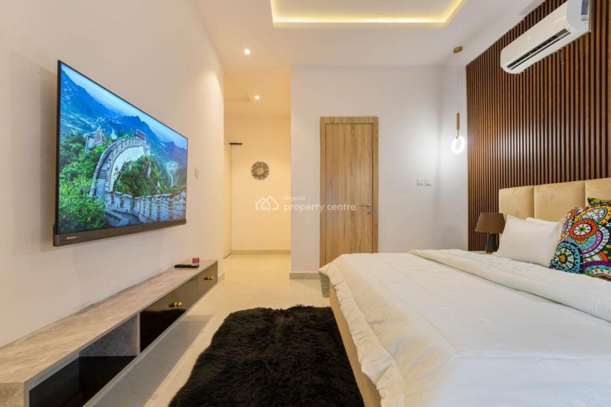Luxury 1 Bedroom Apartment with Rooftop Pool, Lekki Phase 1, Lekki, Lagos, Flat / Apartment Short Let