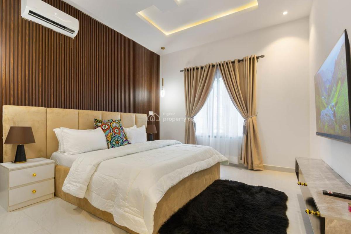 Luxury 1 Bedroom Apartment with Rooftop Pool, Lekki Phase 1, Lekki, Lagos, Flat / Apartment Short Let