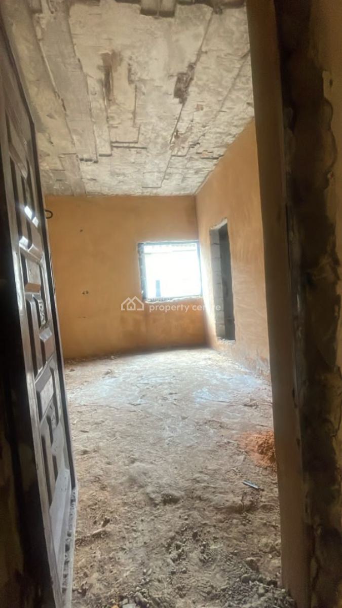 Roomself Lease at Ilupeju, Ilupeju, Lagos, Self Contain (single Rooms) for Rent