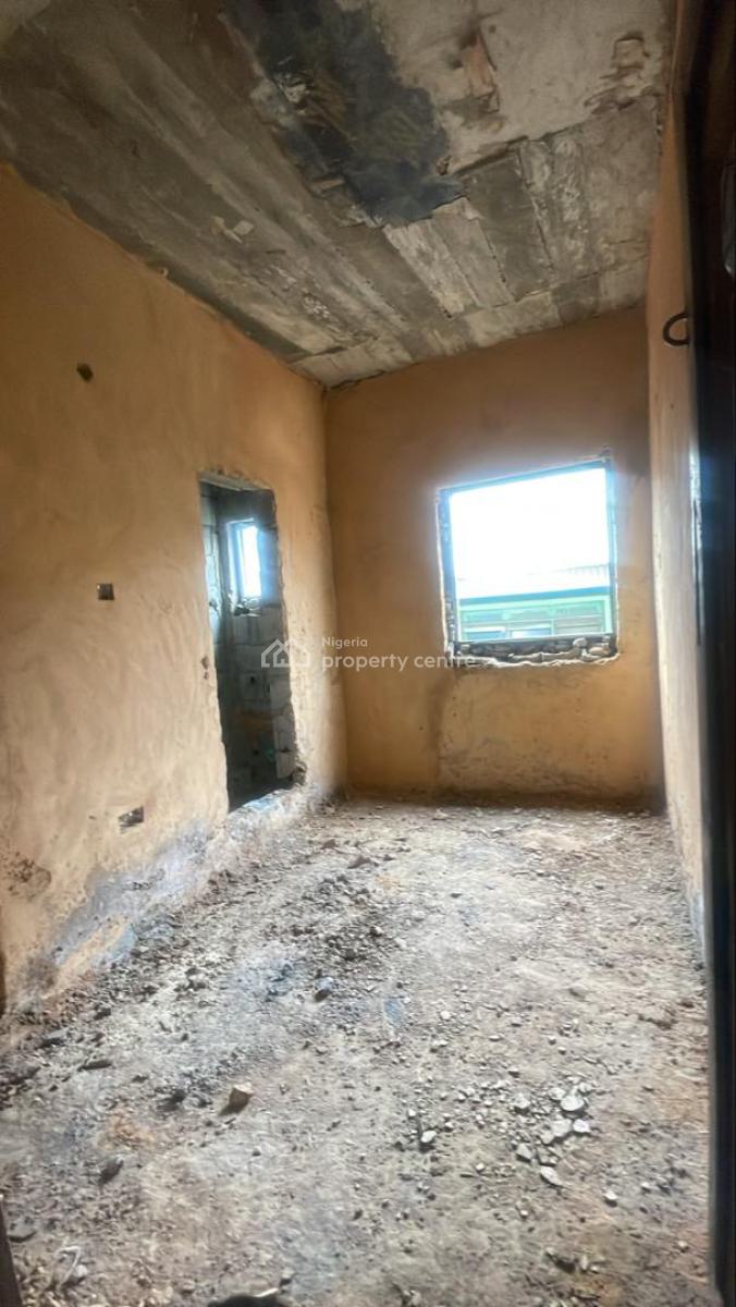 Roomself Lease at Ilupeju, Ilupeju, Lagos, Self Contain (single Rooms) for Rent