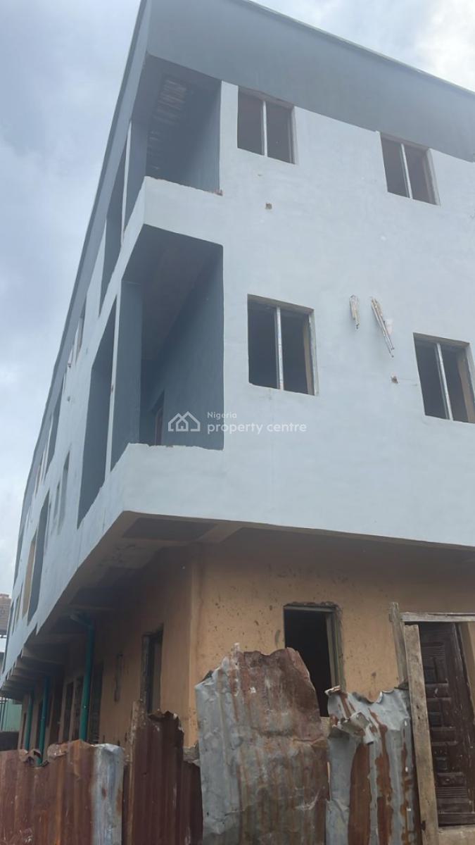 Roomself Lease at Ilupeju, Ilupeju, Lagos, Self Contain (single Rooms) for Rent