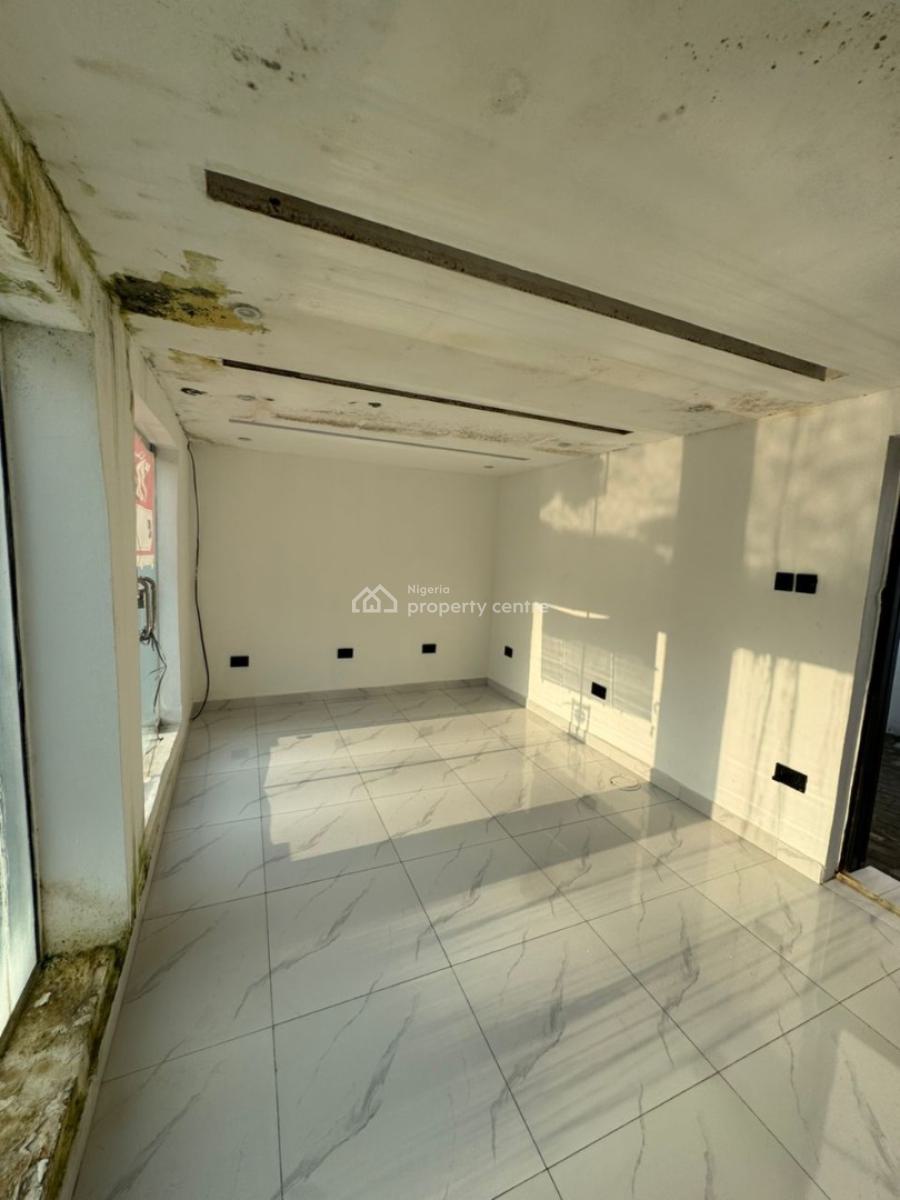 Shop Space/office, 20 Westsyde Drive, Ogombo, Ajah, Lagos, Office Space for Rent