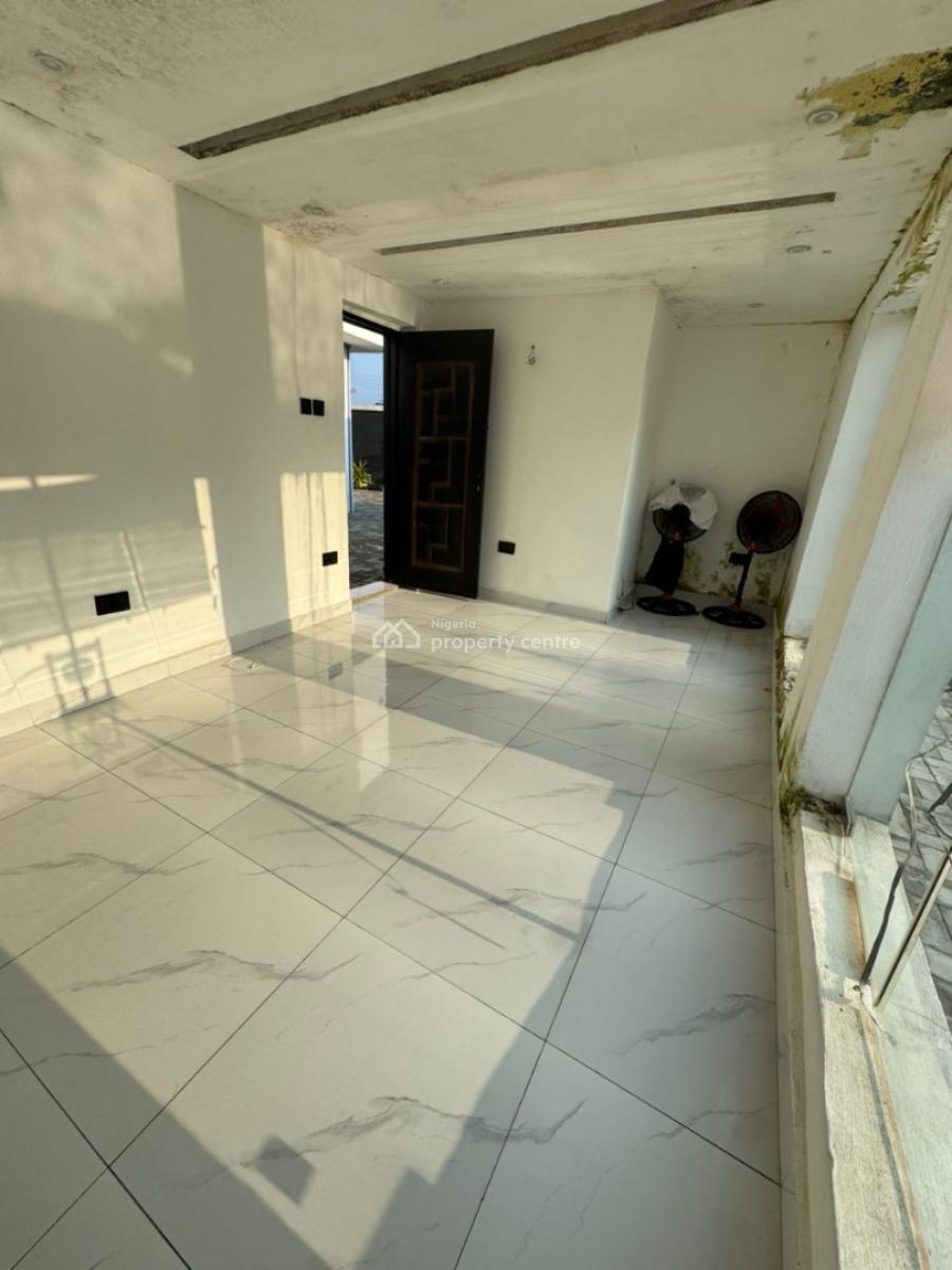 Shop Space/office, 20 Westsyde Drive, Ogombo, Ajah, Lagos, Office Space for Rent