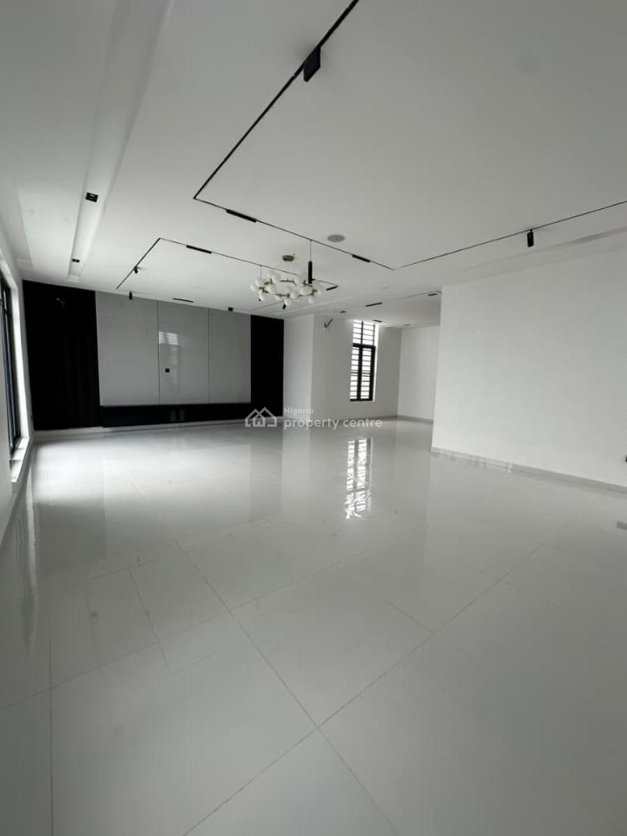 a Contemporary 6-bedroom Fully Detached Duplex, Chevron Lekki, Lekki, Lagos, Detached Duplex for Sale