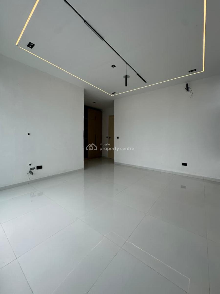 a Contemporary 6-bedroom Fully Detached Duplex, Chevron Lekki, Lekki, Lagos, Detached Duplex for Sale