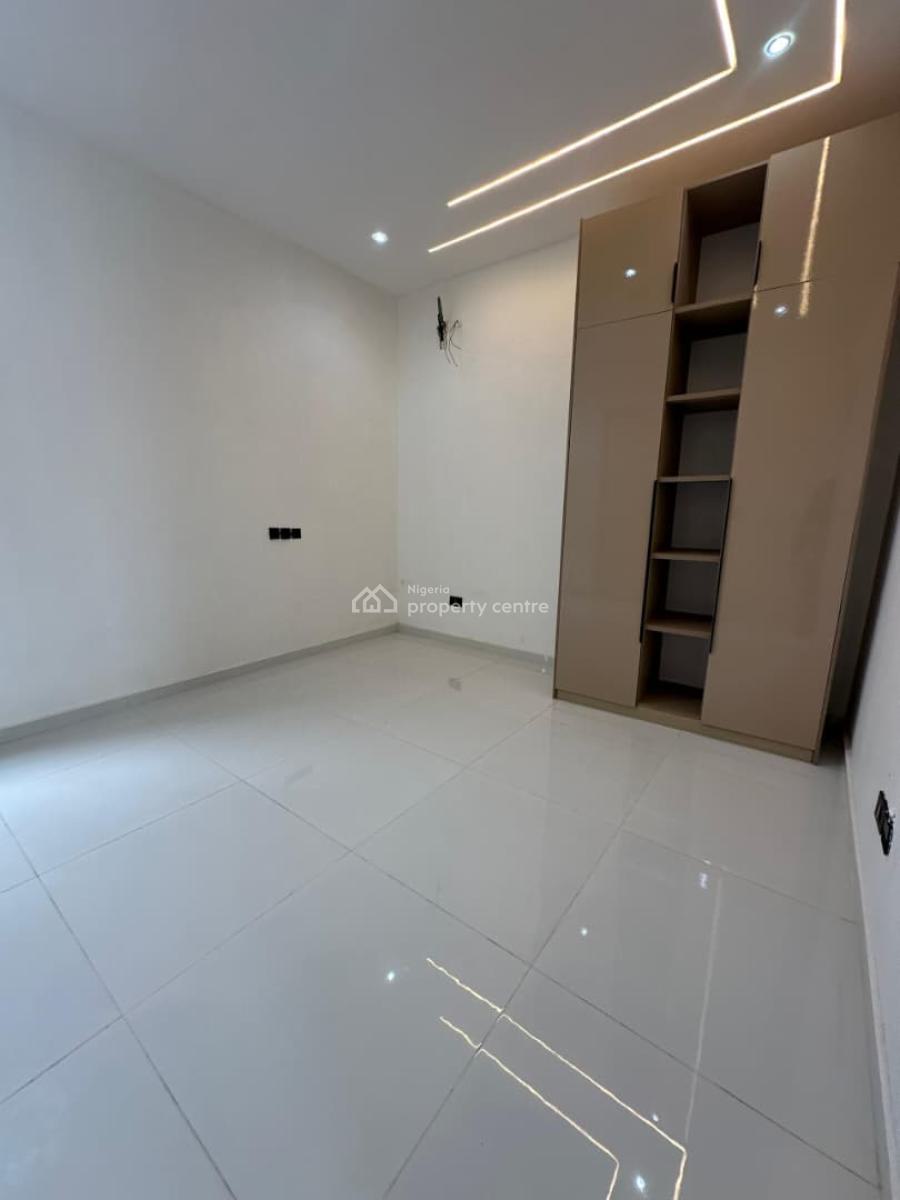 a Contemporary 6-bedroom Fully Detached Duplex, Chevron Lekki, Lekki, Lagos, Detached Duplex for Sale