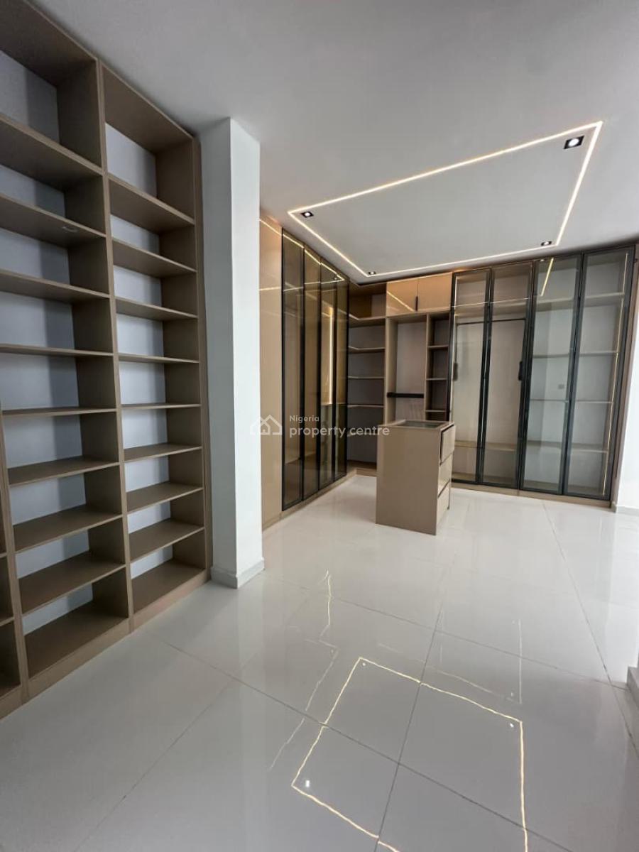 a Contemporary 6-bedroom Fully Detached Duplex, Chevron Lekki, Lekki, Lagos, Detached Duplex for Sale
