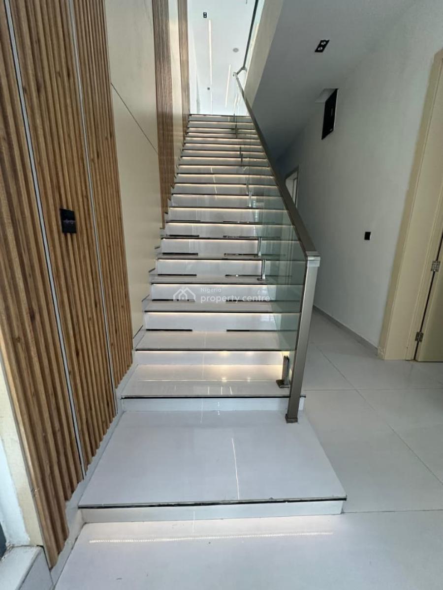 a Contemporary 6-bedroom Fully Detached Duplex, Chevron Lekki, Lekki, Lagos, Detached Duplex for Sale
