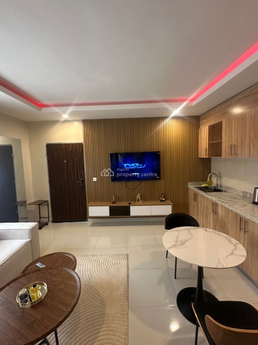 Upscale and Deluxe 2bedroom Apartment, Olu Akinbola Avenue, Igbo Efon, Lekki, Lagos, Flat / Apartment Short Let