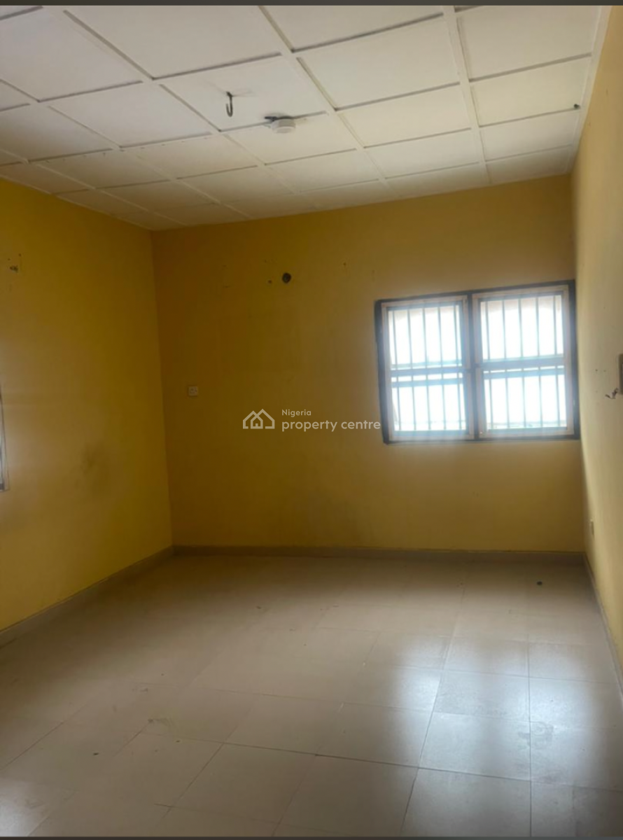 3 Bedroom Flat 2t/2b on Upper Floor, Gra Phase 1, Magodo, Lagos, Flat / Apartment for Rent