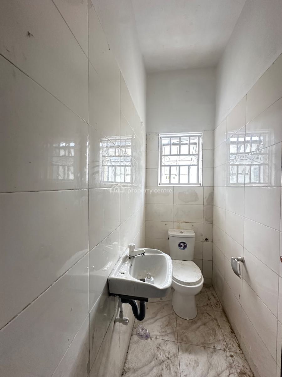 Spacious 3 Bedroom Flat, Ogombo, Ajah, Lagos, Flat / Apartment for Rent