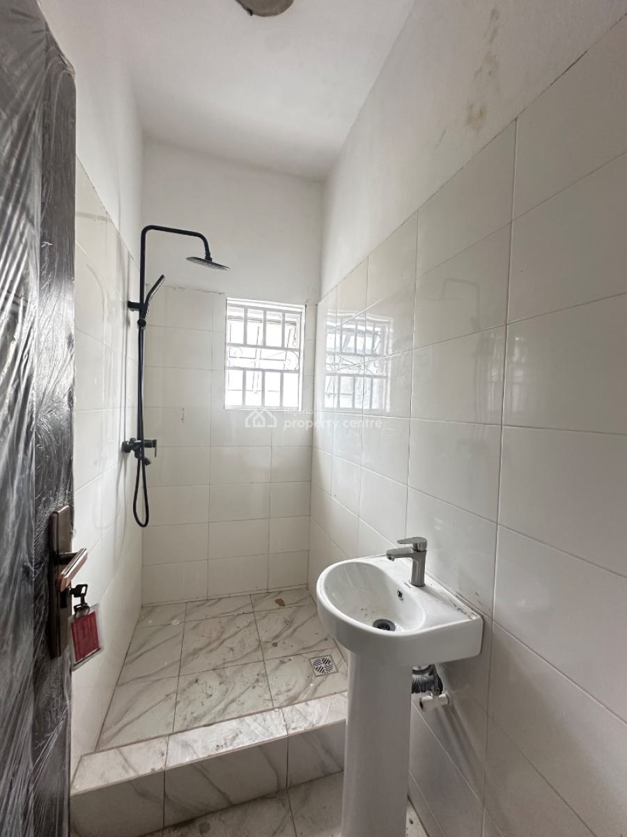 Spacious 3 Bedroom Flat, Ogombo, Ajah, Lagos, Flat / Apartment for Rent