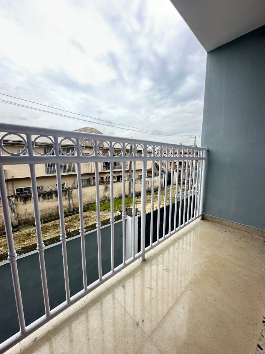 Spacious 3 Bedroom Flat, Ogombo, Ajah, Lagos, Flat / Apartment for Rent