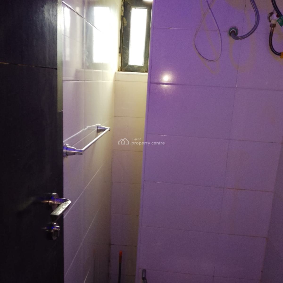 Serviced 2bedroom Flat Upstairs, Ologolo, Lekki, Lagos, Flat / Apartment for Rent