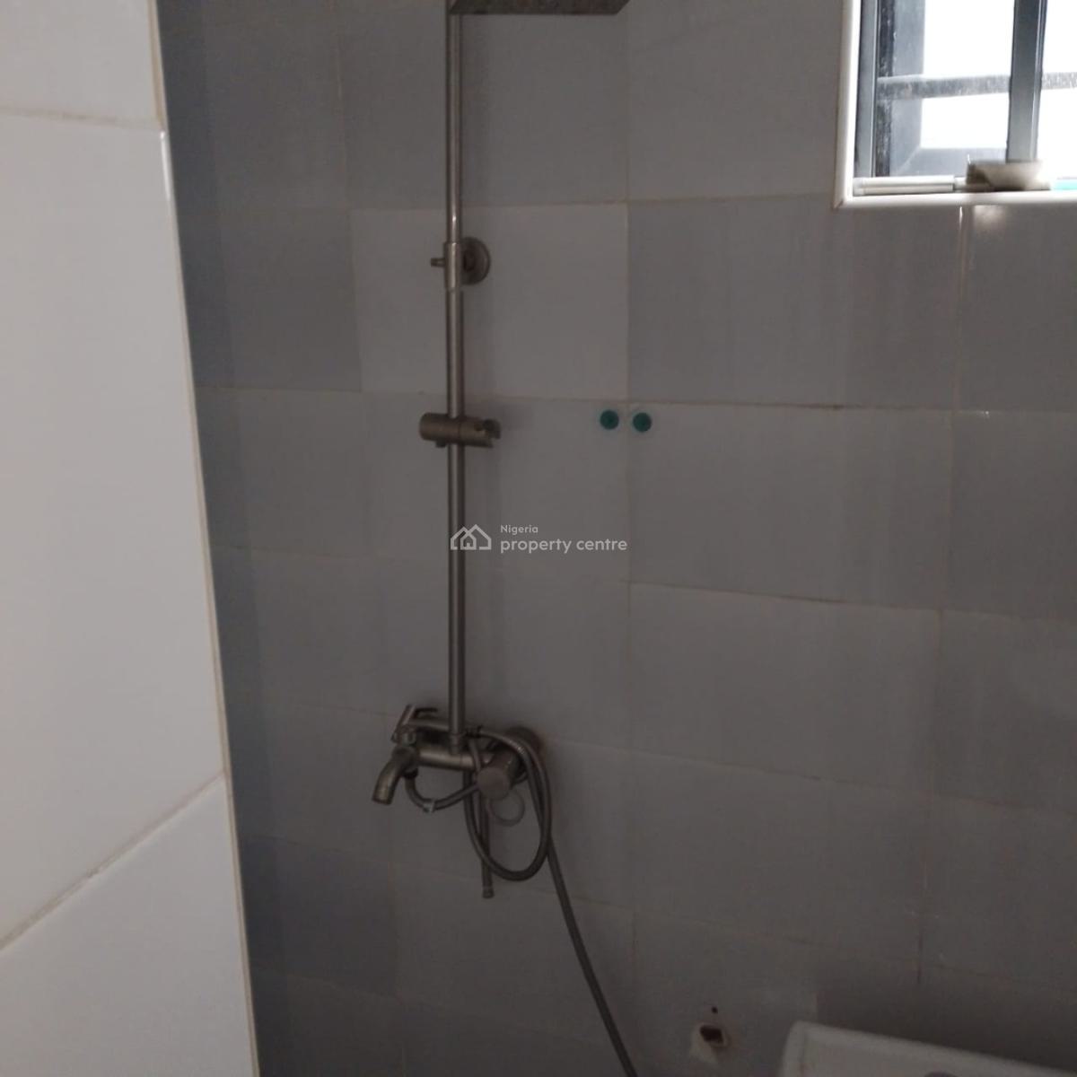 Serviced 2bedroom Flat Upstairs, Ologolo, Lekki, Lagos, Flat / Apartment for Rent