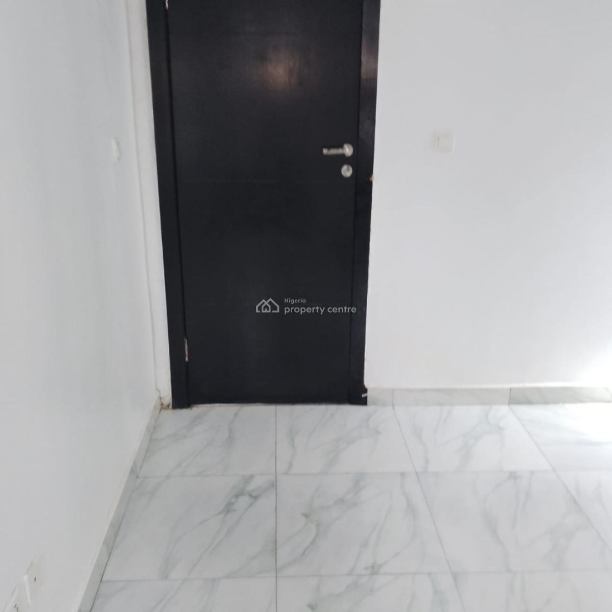 Serviced 2bedroom Flat Upstairs, Ologolo, Lekki, Lagos, Flat / Apartment for Rent