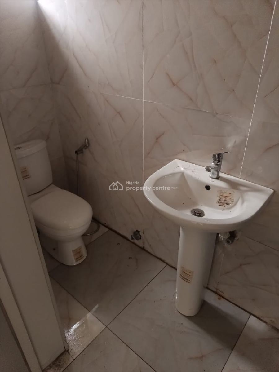 Well Maintained Fully Serviced Spacious 4 Bedroom Terrace, Ikota Villa Lekki Lagos, Ikota, Lekki, Lagos, Terraced Duplex for Rent
