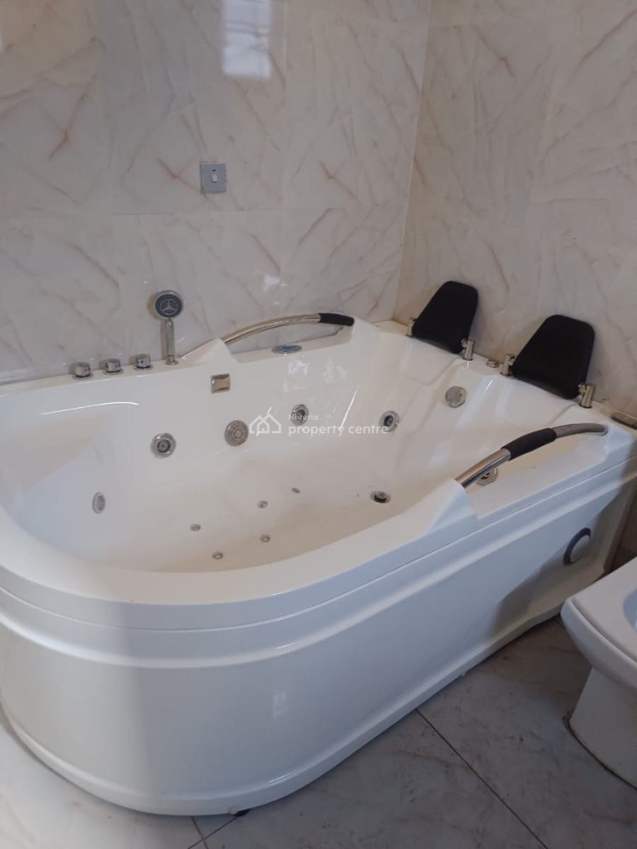 Well Maintained Fully Serviced Spacious 4 Bedroom Terrace, Ikota Villa Lekki Lagos, Ikota, Lekki, Lagos, Terraced Duplex for Rent