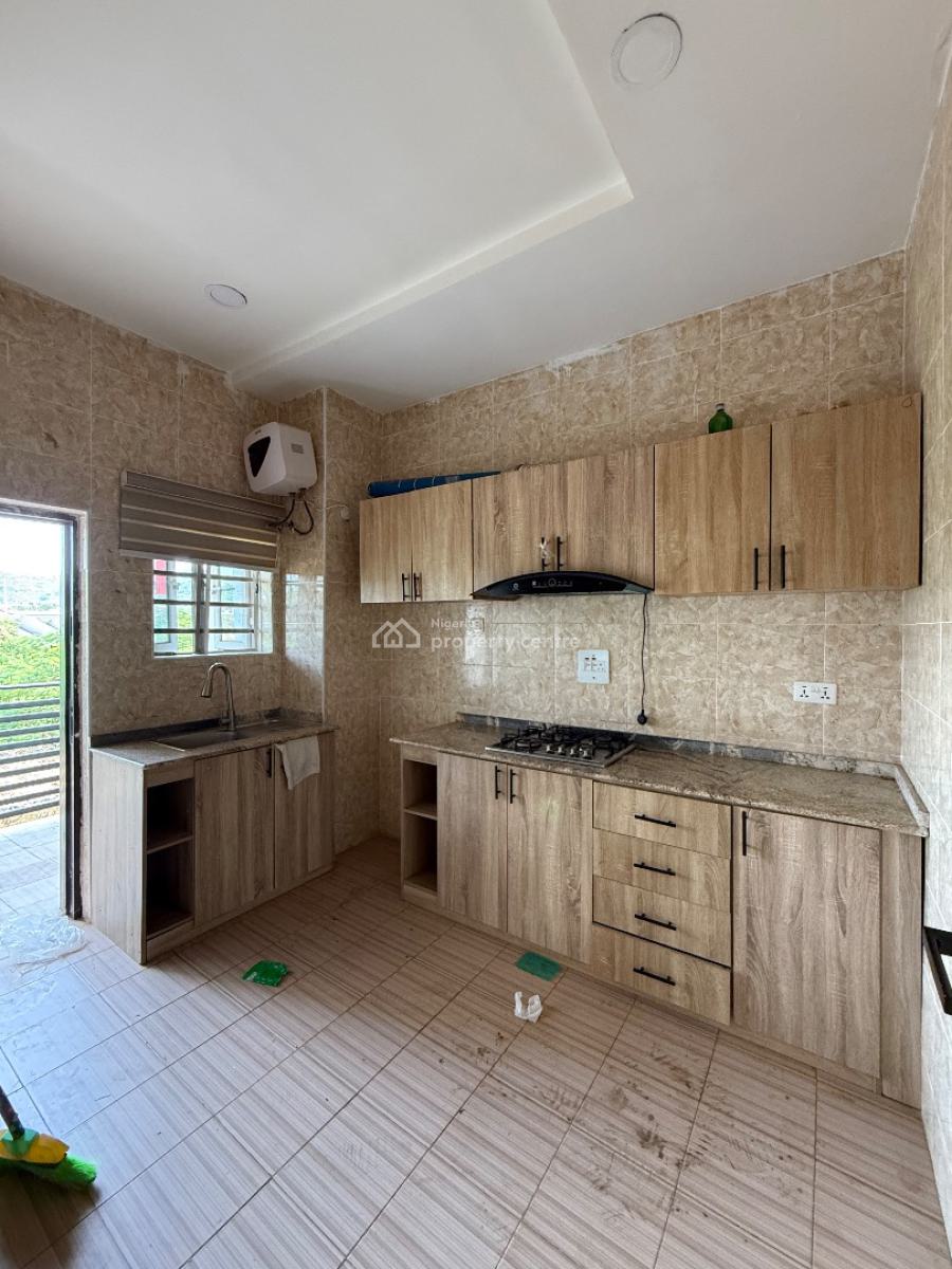 Beautiful 3 Bedroom Flat (1st Floor), Jahi Gilmore, Jahi, Abuja, Flat / Apartment for Rent