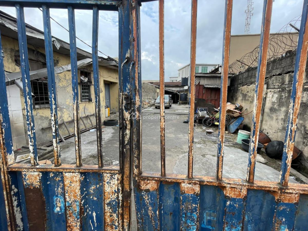 a 650sqm Space for Lease  Location: Idi Iroko, Maryland, Lagos, Maryland, Lagos, Commercial Land for Rent