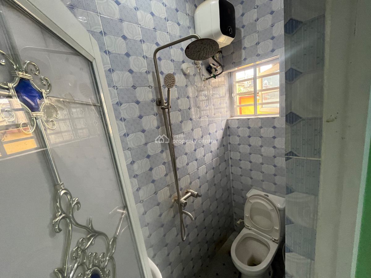 3 Bedroom with Excellent Environment, Gra Phase 1, Magodo, Lagos, Flat / Apartment for Rent