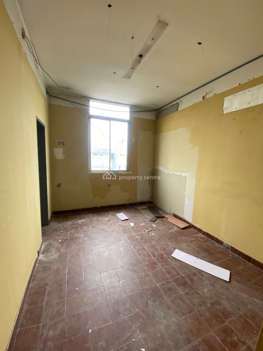 Prime 2bedroom Top Floor Commercial Use, Victoria Island , Commercial Area, Victoria Island (vi), Lagos, Commercial Property for Rent