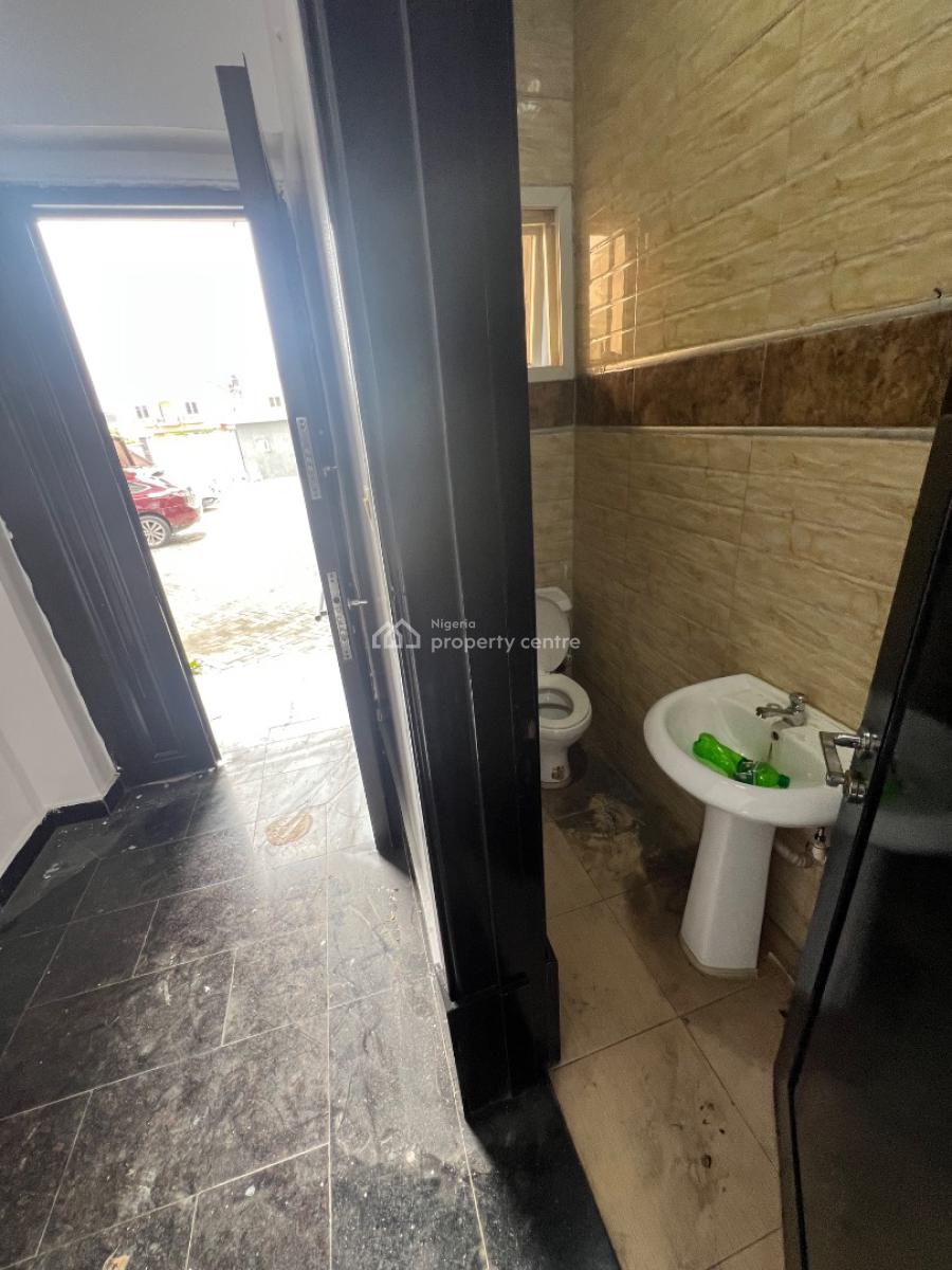 3-bedroom Terrace Duplex in a Flood-free and Easy-access Street, Lekki Phase 1, Lekki, Lagos, Flat / Apartment for Rent