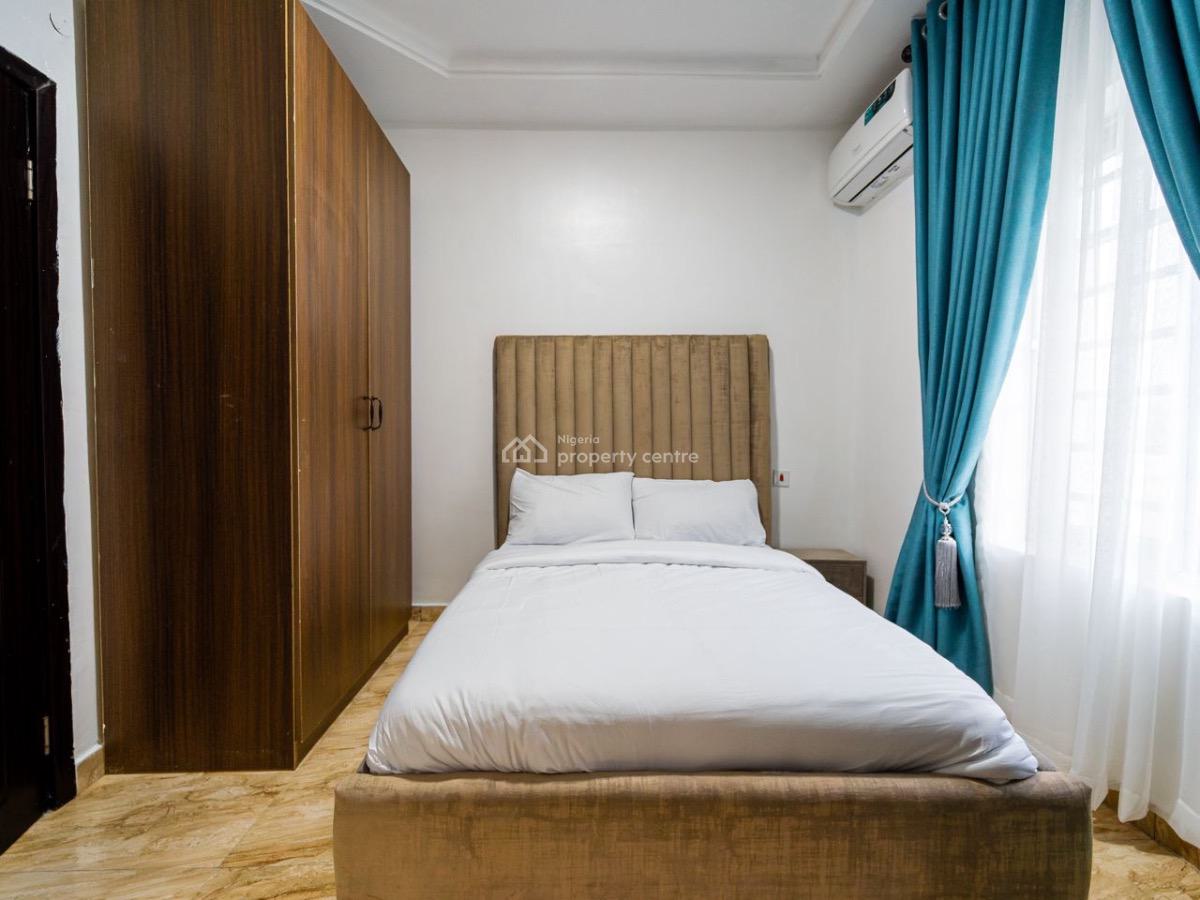 Beautifully Furnished 3bedroom Apartment for Short and Long Stay, Lekki Phase 1, Lekki, Lagos, Flat / Apartment Short Let