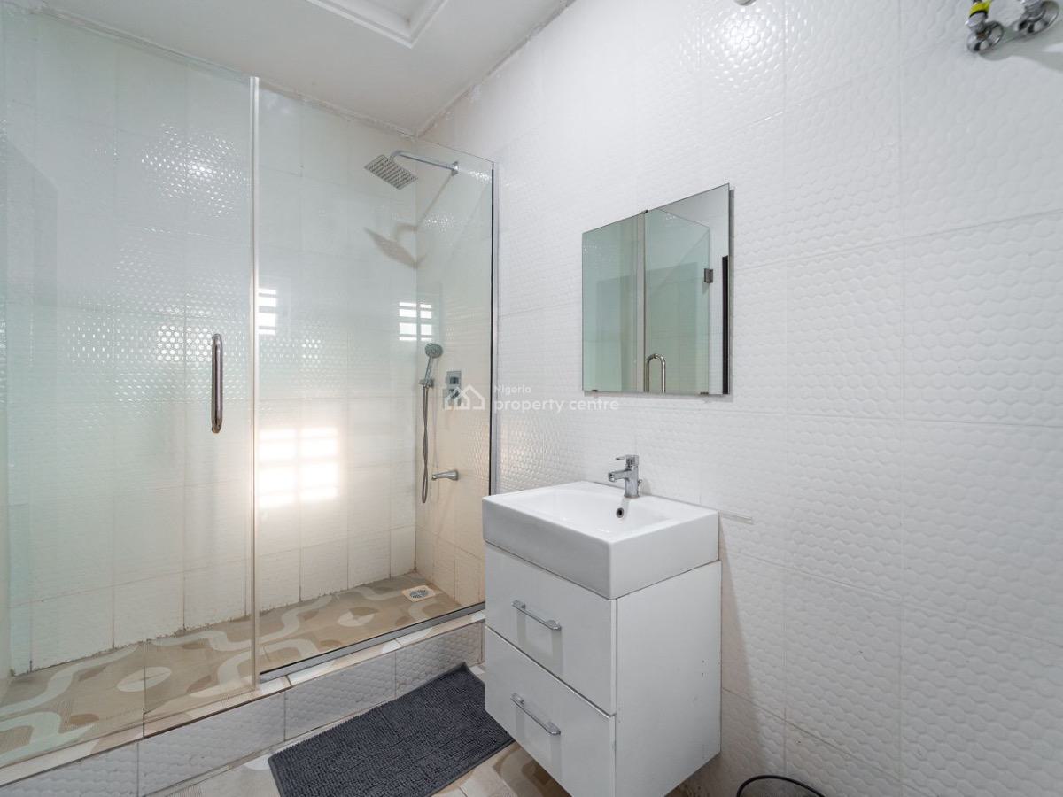 Beautifully Furnished 3bedroom Apartment for Short and Long Stay, Lekki Phase 1, Lekki, Lagos, Flat / Apartment Short Let