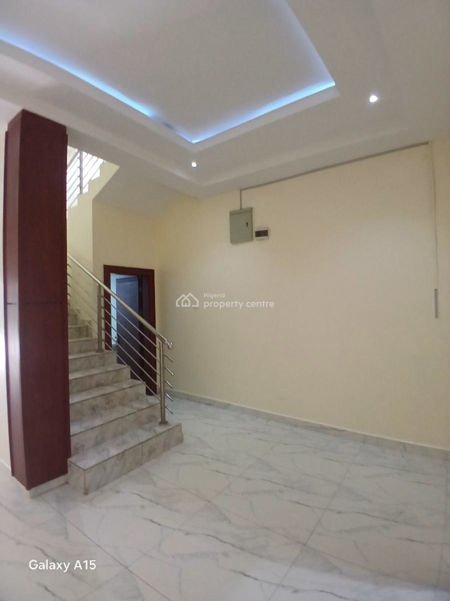 Well Fintastefully Built 3 Bedrooms Terrace Duplex with a Bq and Acs., Gilmor Area, Jahi, Abuja, Terraced Duplex for Rent