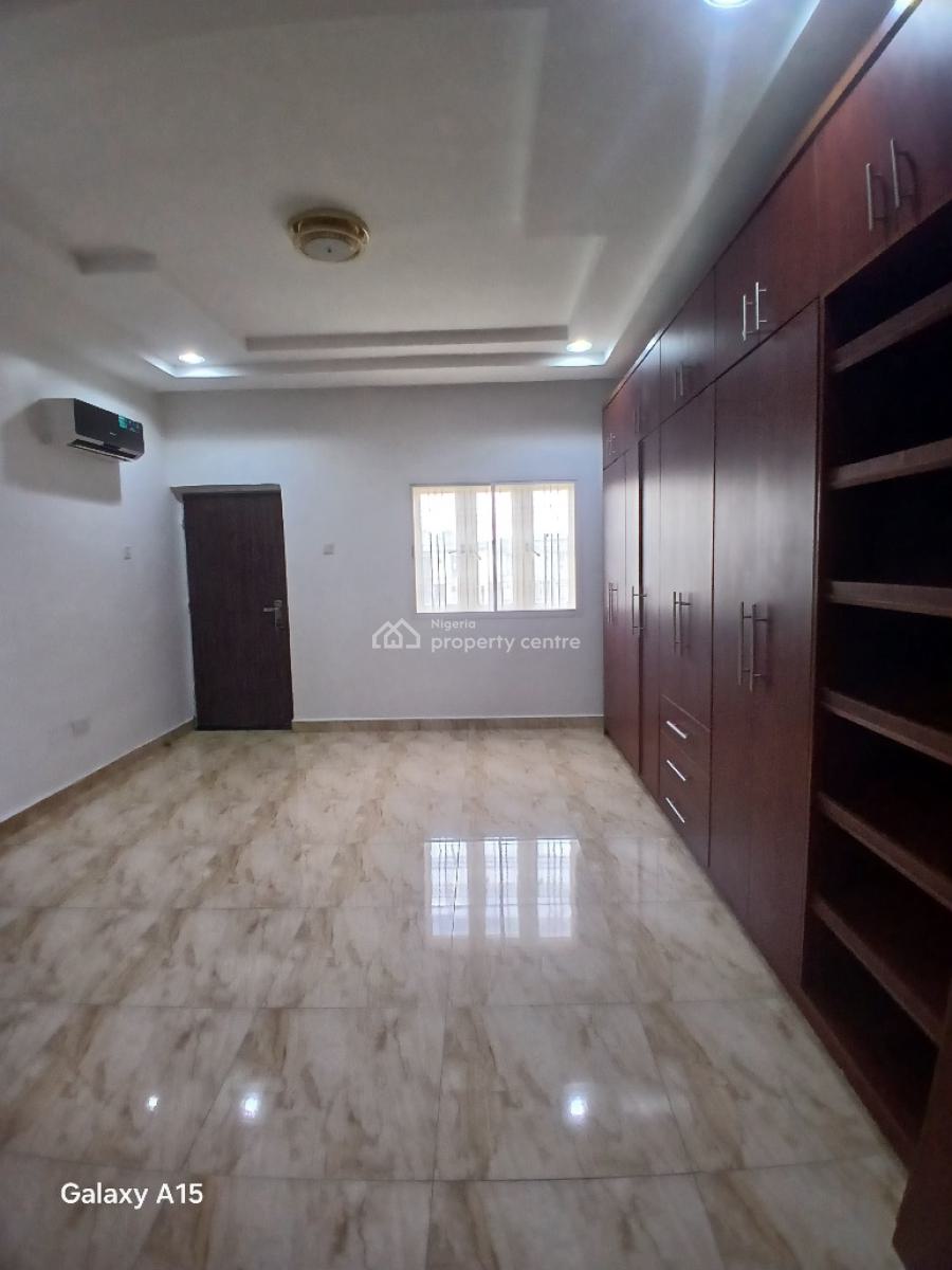 Well Fintastefully Built 3 Bedrooms Terrace Duplex with a Bq and Acs., Gilmor Area, Jahi, Abuja, Terraced Duplex for Rent