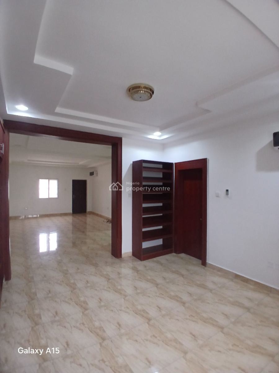 Well Fintastefully Built 3 Bedrooms Terrace Duplex with a Bq and Acs., Gilmor Area, Jahi, Abuja, Terraced Duplex for Rent