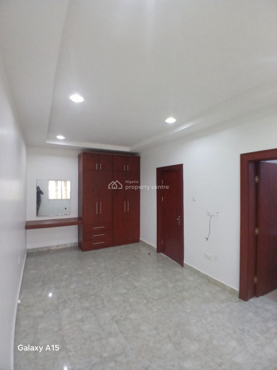 Well Fintastefully Built 3 Bedrooms Terrace Duplex with a Bq and Acs., Gilmor Area, Jahi, Abuja, Terraced Duplex for Rent