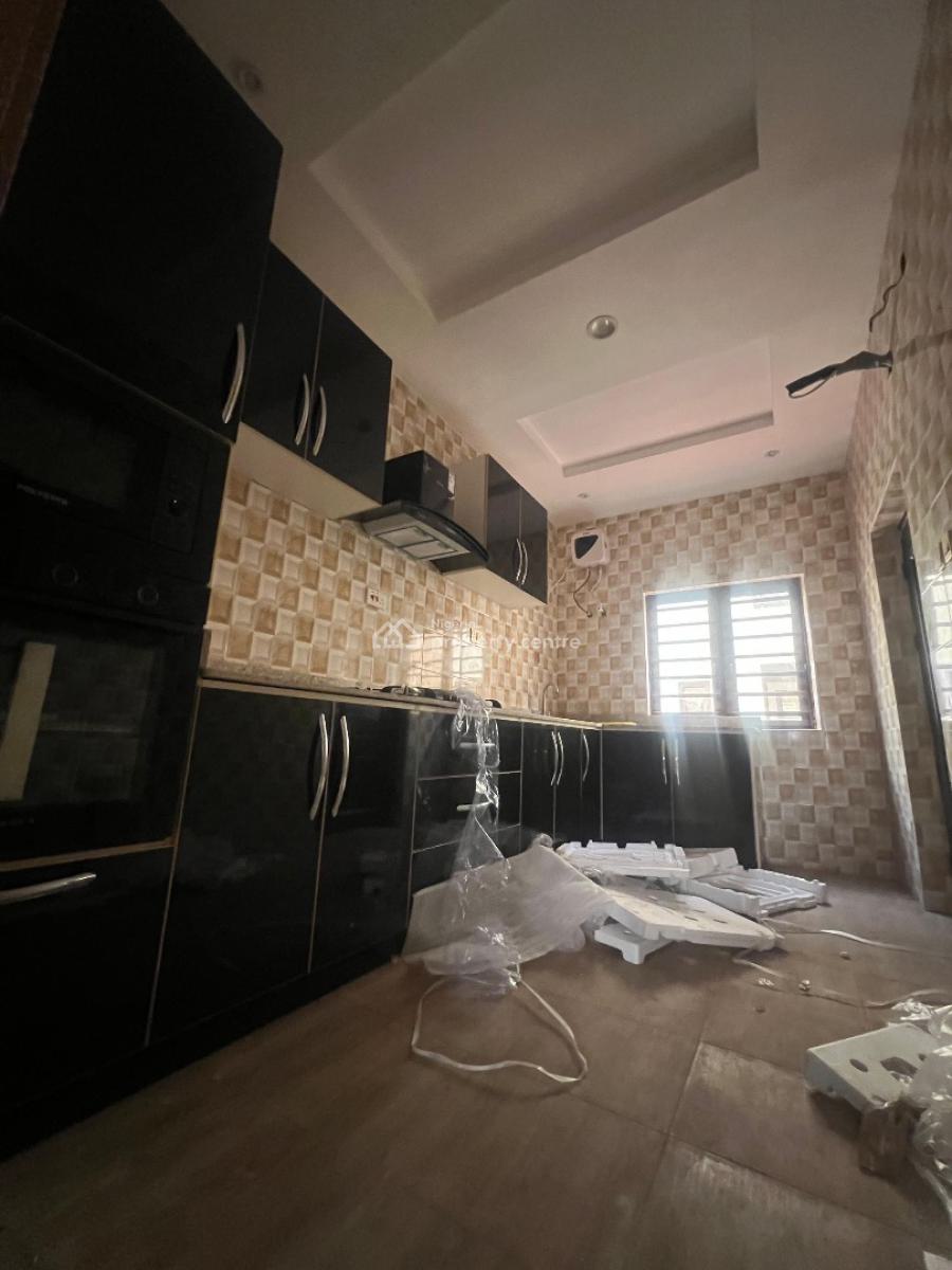 Top-notch Fully Finished All En-suite 2 Bedroom Apartment, 20 Minutes Drive to Murtala Muhammed International Airport, Alimosho, Lagos, Flat / Apartment for Sale