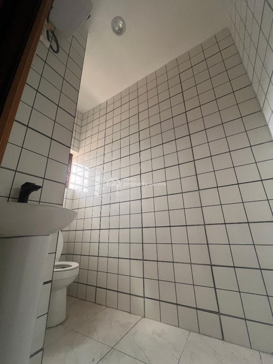 Top-notch Fully Finished All En-suite 2 Bedroom Apartment, 20 Minutes Drive to Murtala Muhammed International Airport, Alimosho, Lagos, Flat / Apartment for Sale