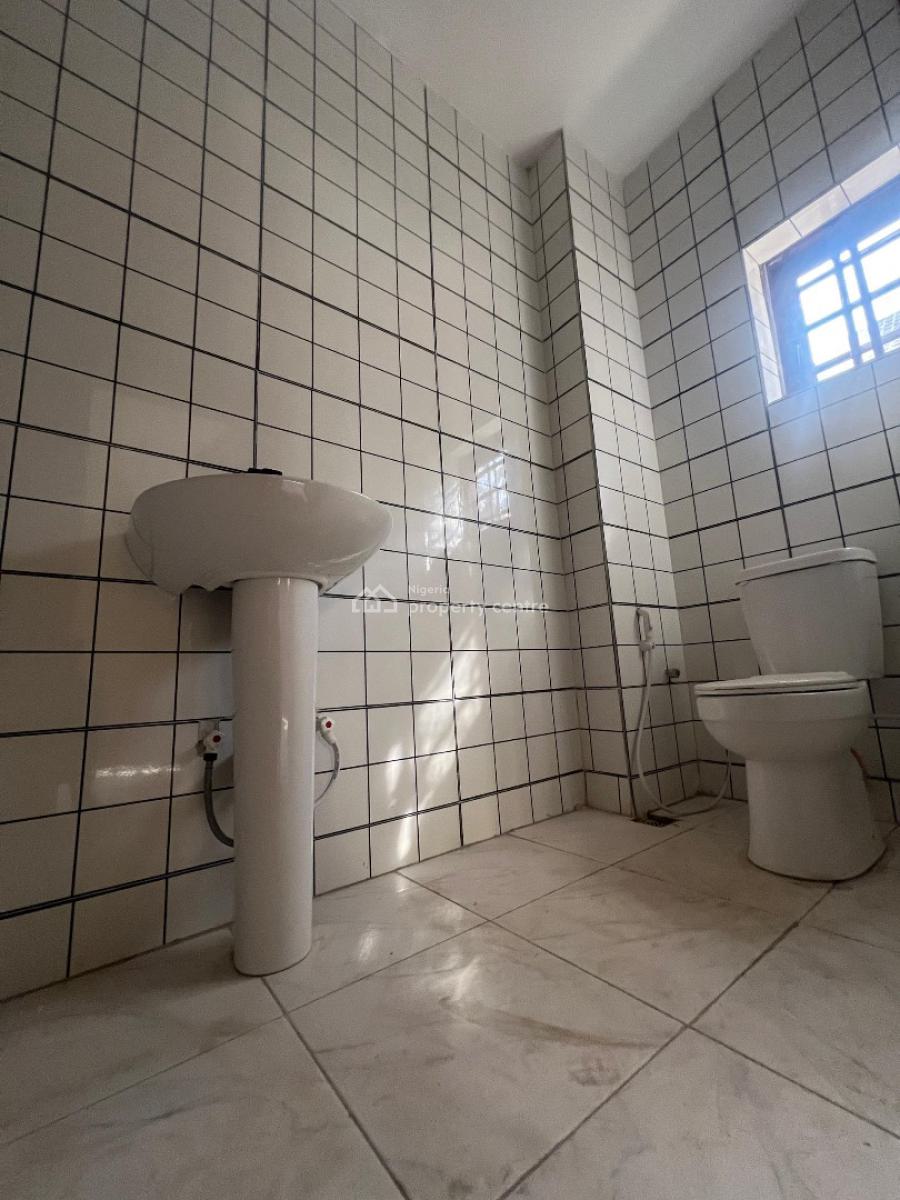Top-notch Fully Finished All En-suite 2 Bedroom Apartment, 20 Minutes Drive to Murtala Muhammed International Airport, Alimosho, Lagos, Flat / Apartment for Sale