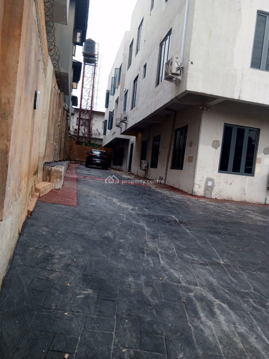 Luxury Newly Built 3bedrooms Flat, an Estate in Maryland/anthony, Anthony, Maryland, Lagos, Flat / Apartment for Rent