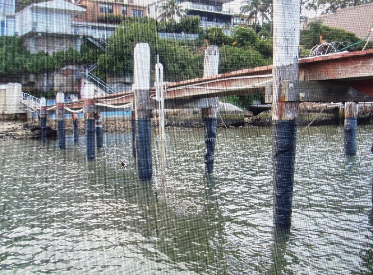 Waterfront Jetty and Land of 1906sqm  +10 Bedroom Detached House, Creek Road, Apapa, Lagos, Detached Duplex for Sale