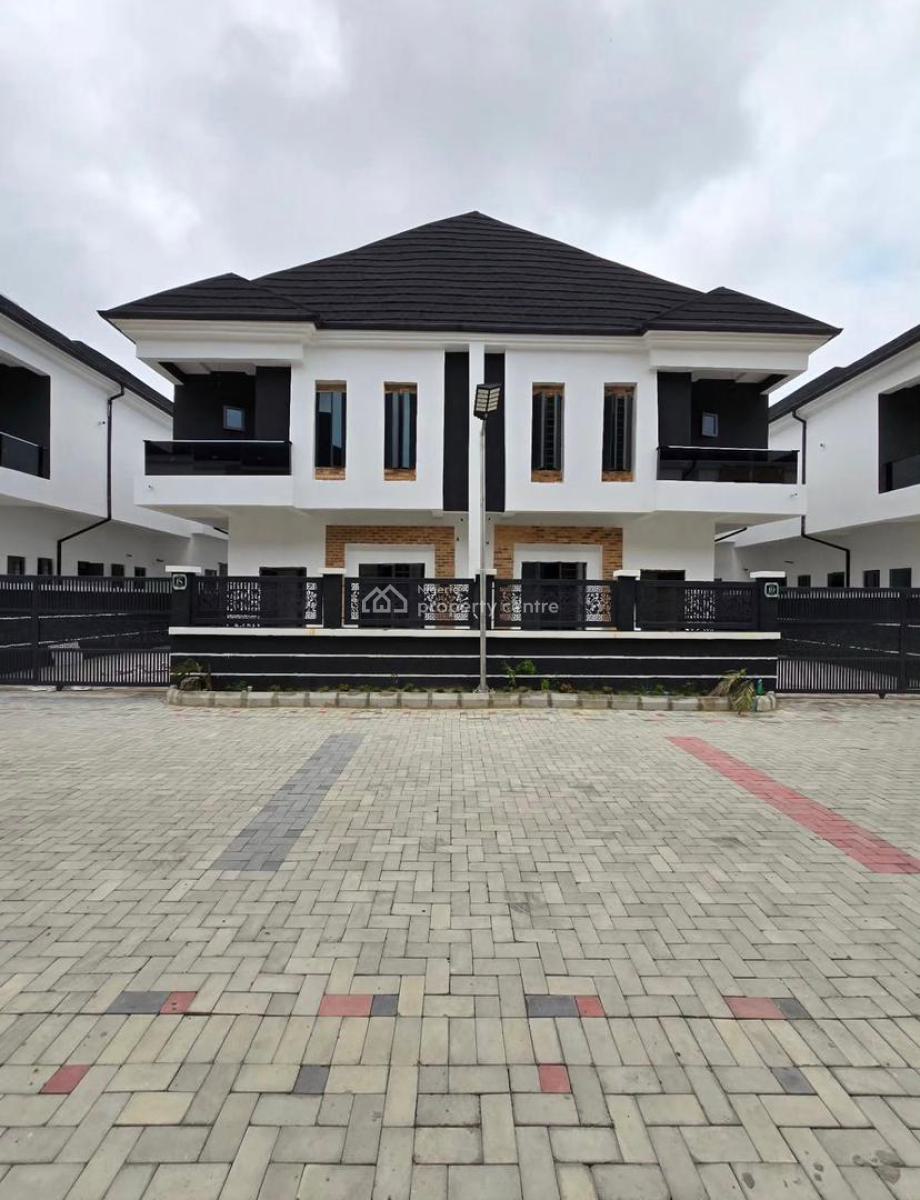 Spacious 4-bedroom Semi-detached Duplex with Bq, Lekki, Lagos, Semi-detached Duplex for Sale