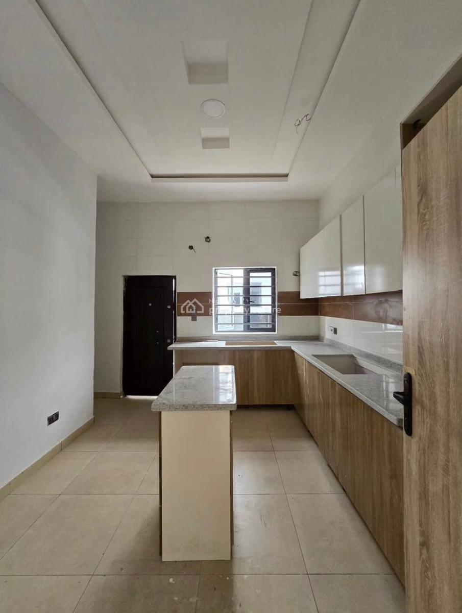 Spacious 4-bedroom Semi-detached Duplex with Bq, Lekki, Lagos, Semi-detached Duplex for Sale