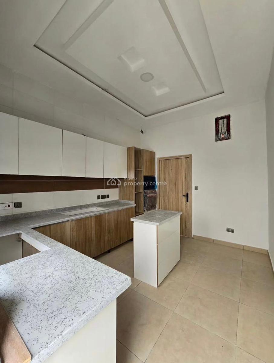 Spacious 4-bedroom Semi-detached Duplex with Bq, Lekki, Lagos, Semi-detached Duplex for Sale