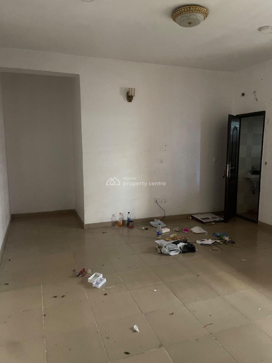 2  Bedroom Apartment, Saka Olugunna Street,  Maroko, Off Mobil Road, Ajah, Lagos, Flat / Apartment for Rent