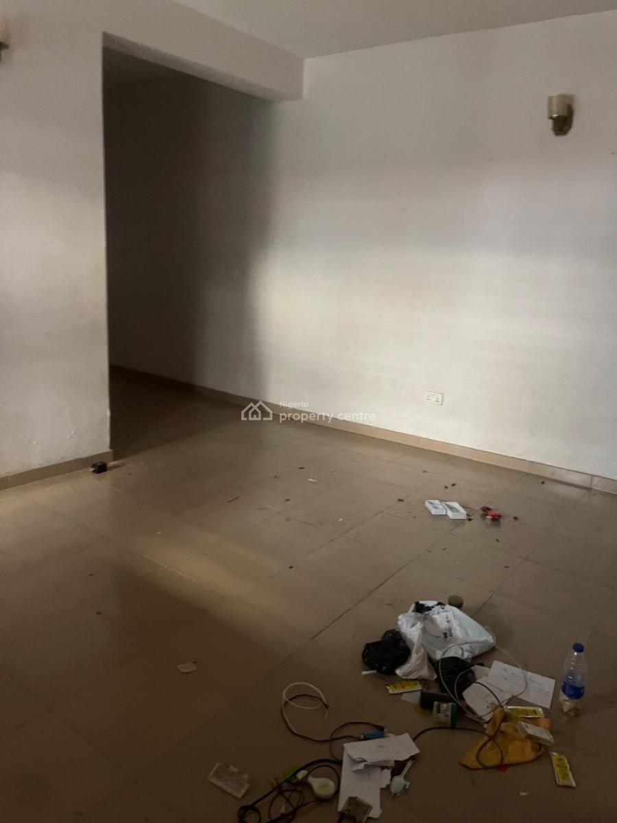 2  Bedroom Apartment, Saka Olugunna Street,  Maroko, Off Mobil Road, Ajah, Lagos, Flat / Apartment for Rent