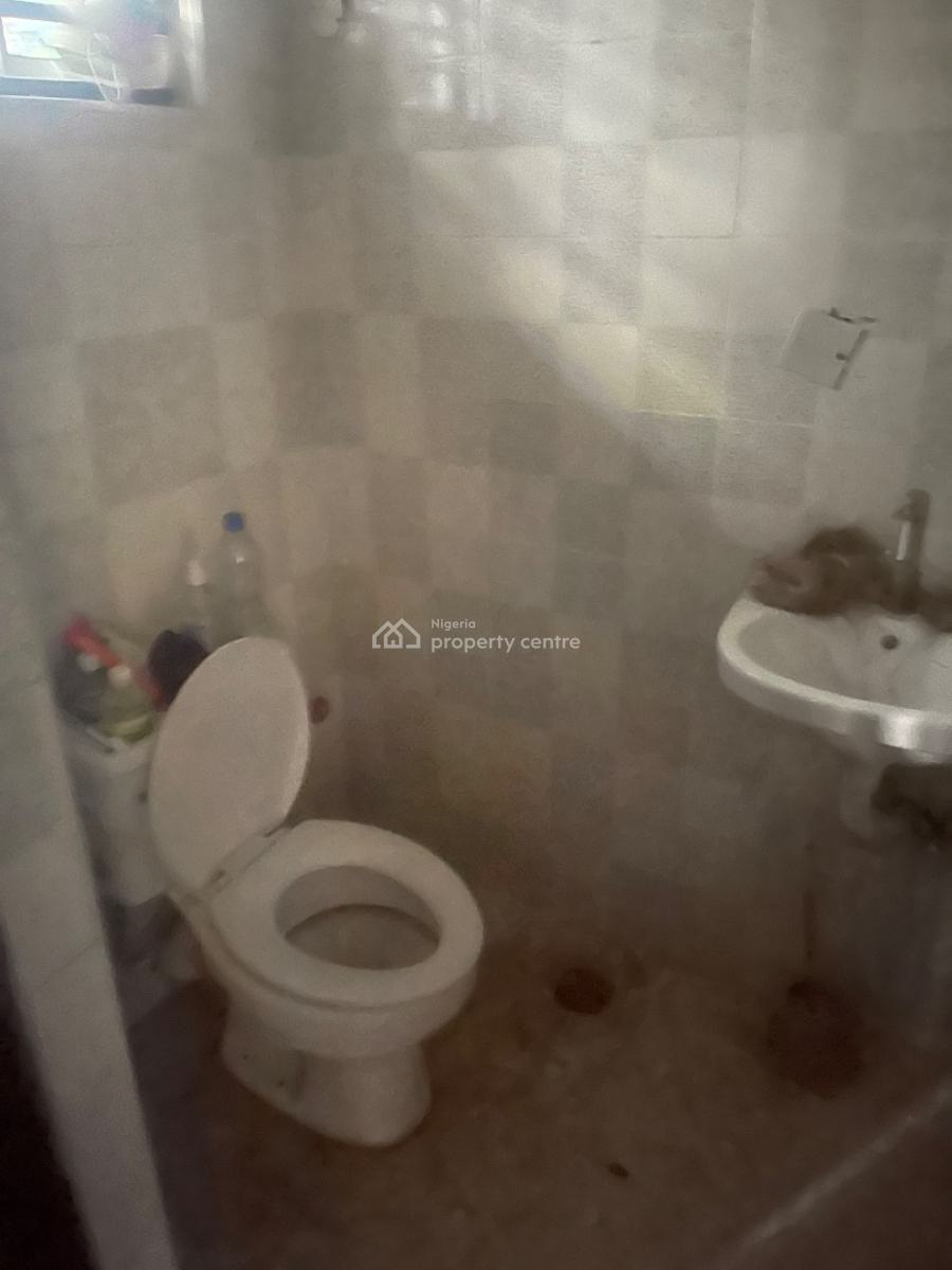 2  Bedroom Apartment, Saka Olugunna Street,  Maroko, Off Mobil Road, Ajah, Lagos, Flat / Apartment for Rent