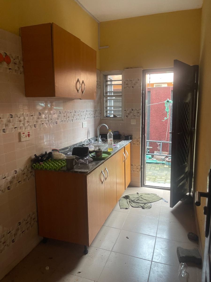 2  Bedroom Apartment, Saka Olugunna Street,  Maroko, Off Mobil Road, Ajah, Lagos, Flat / Apartment for Rent